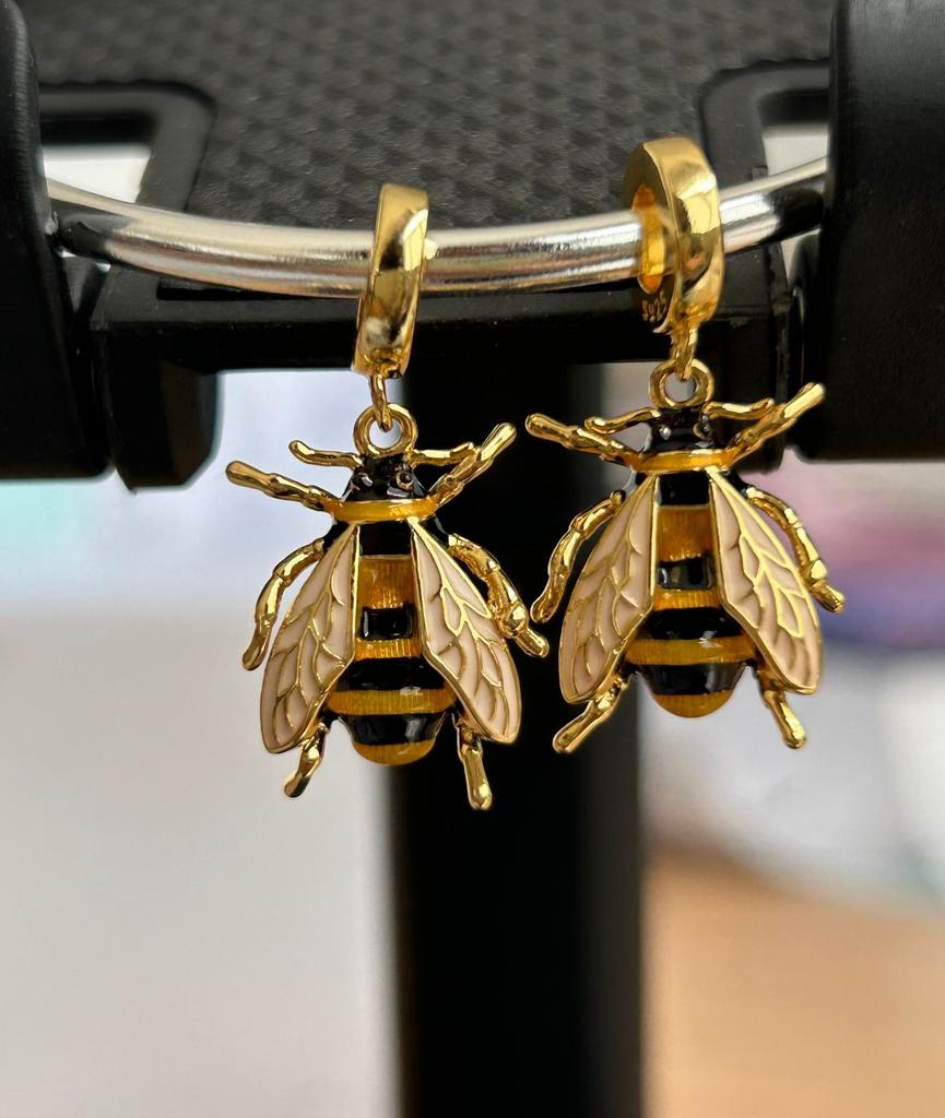 Exquisite bee honeycomb flower pattern jewelry charm pendant, suitable for original bracelet Do It Yourself jewelry making accessories