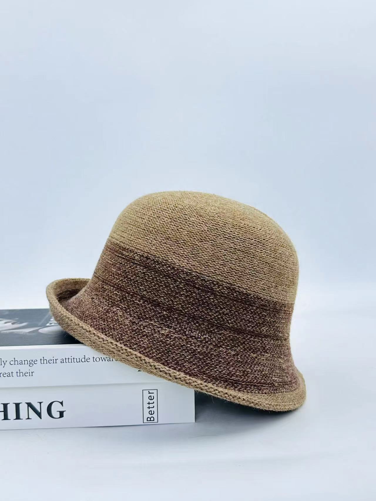 

Autumn And Winter New Elegant Curled Top Hat Spring And Autumn Warm Knitted Hat Female Style Elegant And Stylish Small Hat верблюд