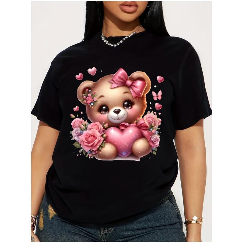 

Красная футболка с коротким рукавом и цветочным принтом для повседневных, спортивных или праздничных нарядов. Милая женская футболка с принтом плюшевого мишки и сердечками. 5XL