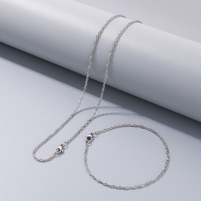 Commuter Plain Chain, Trendy Nightclub Multi-Size Plain Weave Twist Chain, Titanium Steel Men'S And Women'S Necklace.