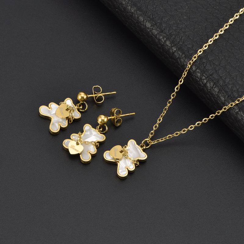 

Heart & Bear Gold Necklace and Earrings Set in Stainless Steel