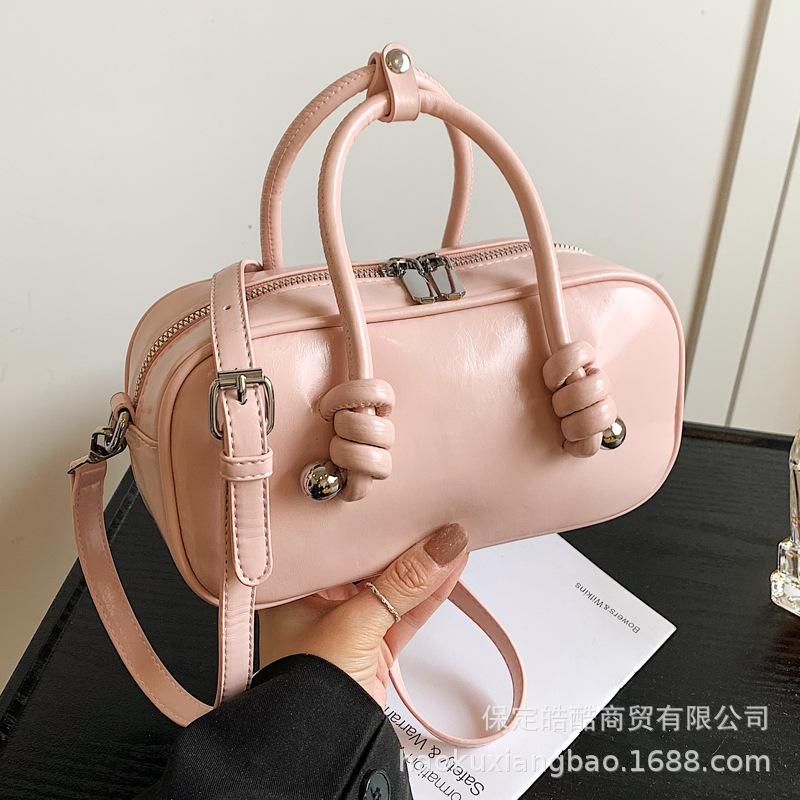 High sense Boston bag women's fashion niche design 2025 new spring and summer messenger bag portable bowling bag