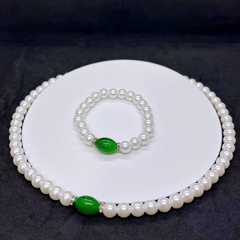 Collar de Perlas con Cierre de Lingote de Ágata Verde – Regalo Elegante para el Día de la Madre