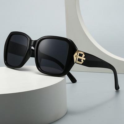  Exclusive For Retro Catwalk Charming Trendy Street Photography Modern Sunglasses European And American Sunglasses.