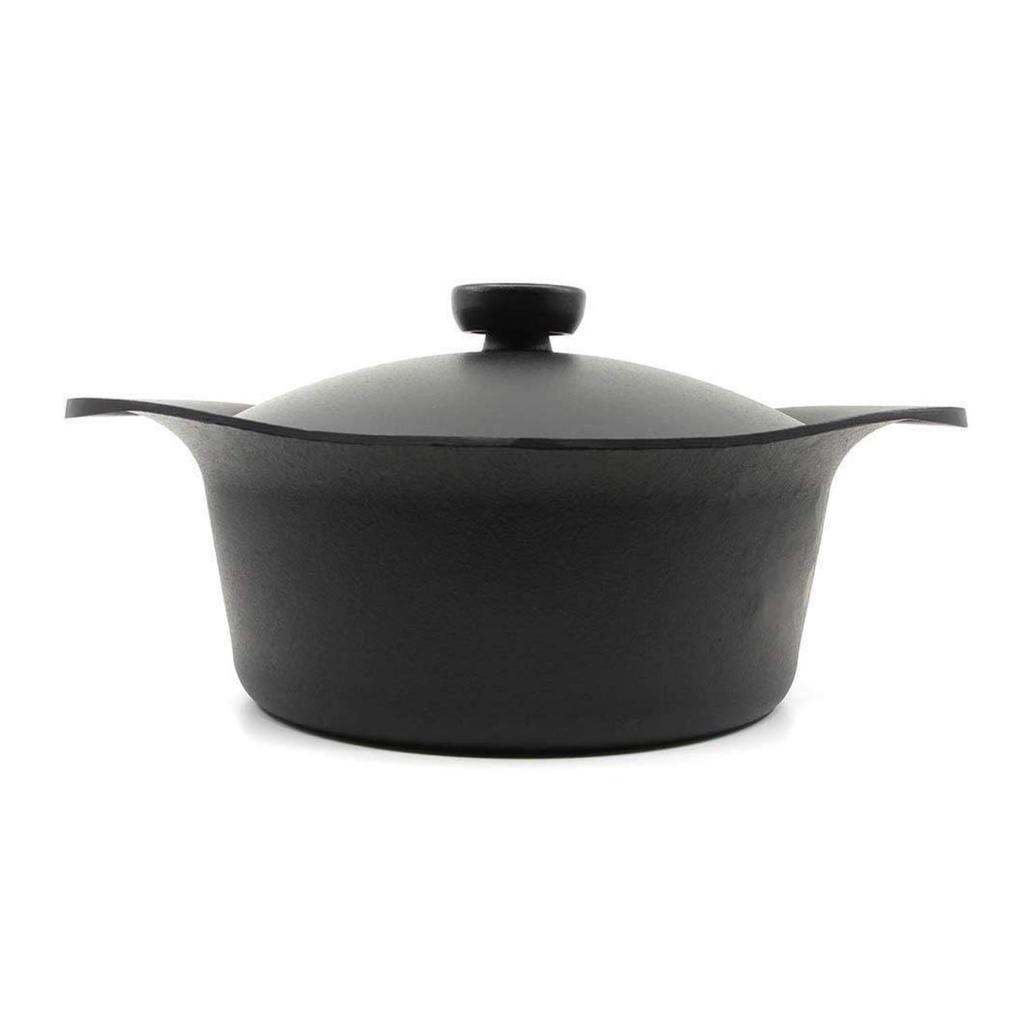 Sori En enkel men praktisk djup Nambu-järngryta tillverkad i Japan med ett järnlok och Yanagi-handtag för induktion. kompatibel.