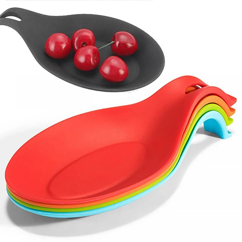 1Pcs Insulation Spoon Shelf Pad Heat Resistant Silicone Spoon Holder Rest Pad Placemat Pot Holder Drink Coaster Kitchen Gadgets
