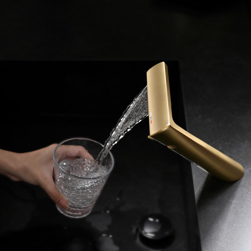 White Bathroom Basin Faucet High End Faucet Basin Waterfall Tap Sink Mixer Single Hole Mount and Single Handle White Finish Tap
