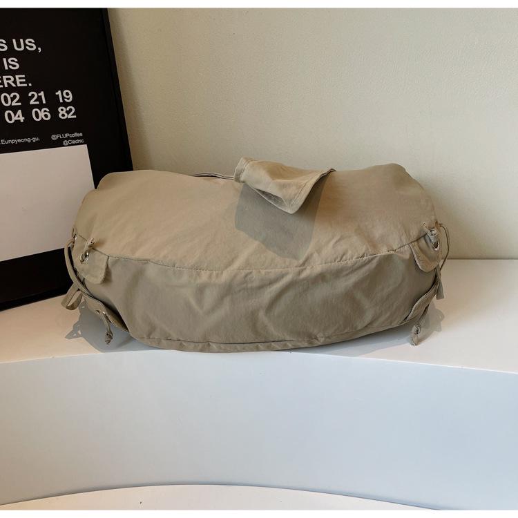 Niche Pleated Nylon Shoulder Bag: 2026 Large Capacity Dumpling Crossbody for Women and Students
