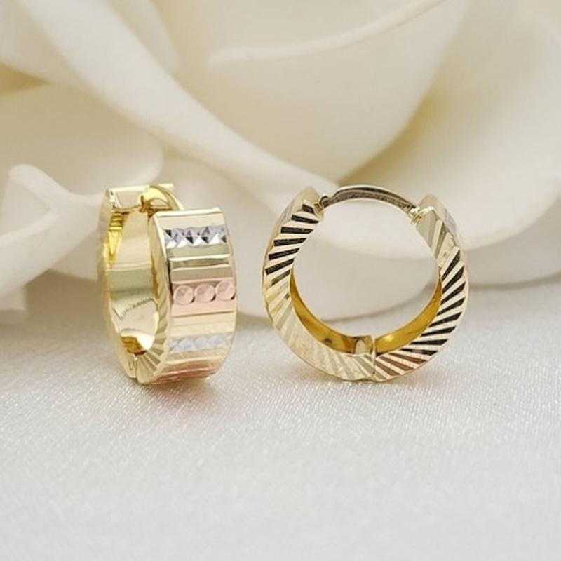 

Exquisite Three Colors Hoop Women s Earrings Classic Fashion Metal Hand Carving Zircon золотий