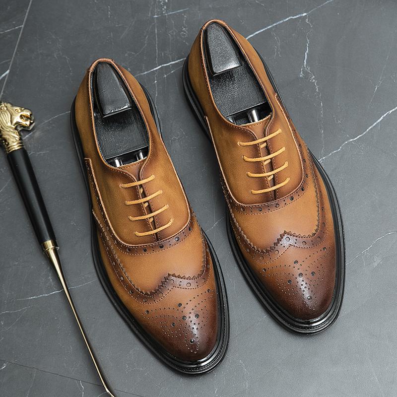 2024 Brogue Formal Shoes Men Dress Leather Shoes Fashion Men Lace Up Flats Shoes Genuine Retro Pointed Toe Oxford Male Footwear
