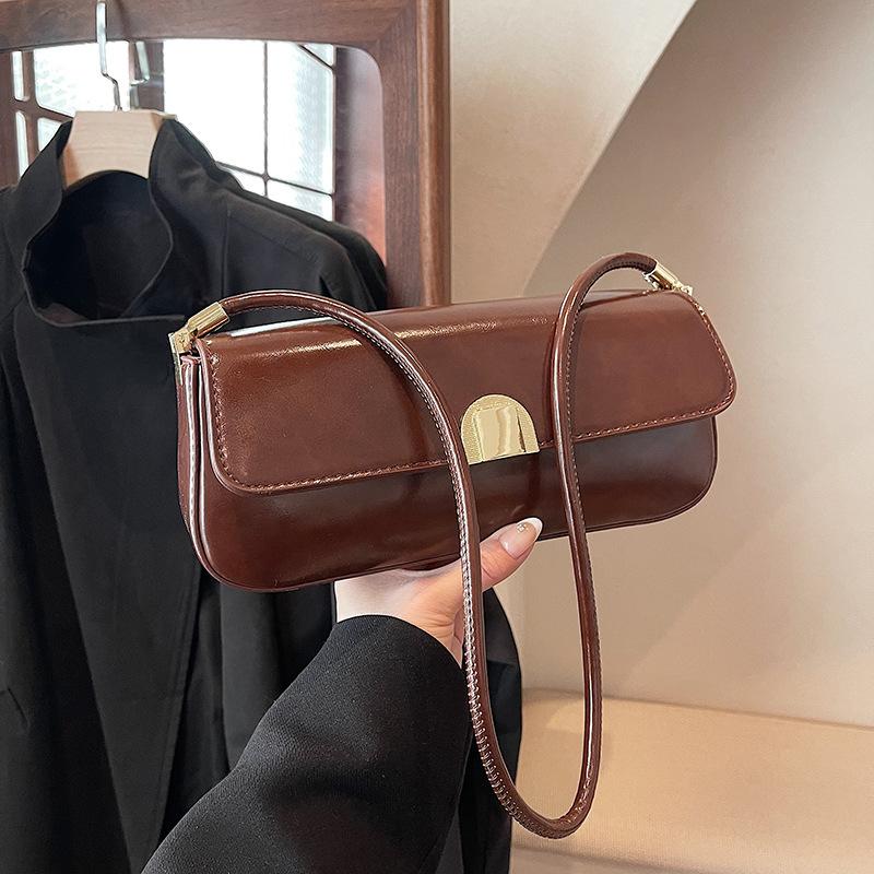 

Korean version of fashion underarm bag women s bag 2025 new niche texture shoulder small square bag commuter baguette bag