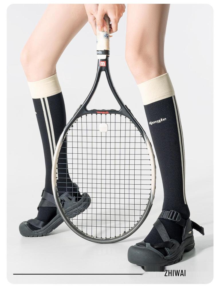 Damen Mikrodruck Schweißableitende Mid-Calf Kompressionssocken für Laufen und Fitness