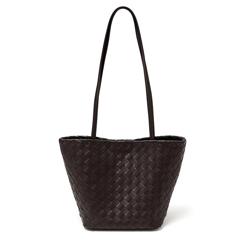 

Top-Selling Women s High-End Genuine Leather Sheepskin Woven Basket Handbag 20 x 20 x 22 cm кофейный