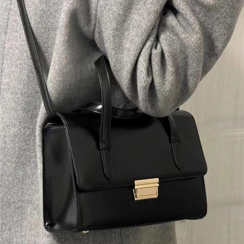 Japanese Style Retro Black Handbag Women Leather Large Capacity Business Trip Sle Briefcase Ladies Campus Literary Shoulder Bags