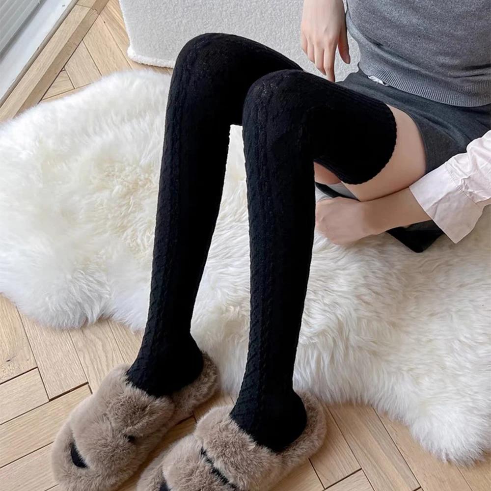 Women Classic Striped Knee High Socks Autumn Black White Gray Thicken Warm Thigh Socks Fashionable Comfortable Long Stockings