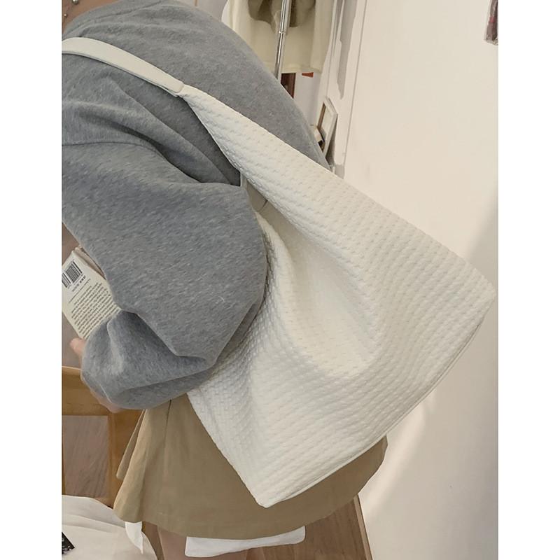 Ielgy Retro Large-Capacity Underarm Commuter Bag Women Simple Woven Pattern Fashion One-Shoulder Tote Bag