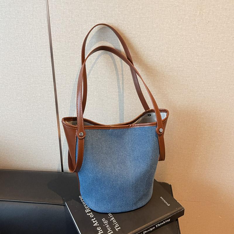DenimTote Bag Women Fashion Shoulder Bag Casual Daily Use Structured Handbag