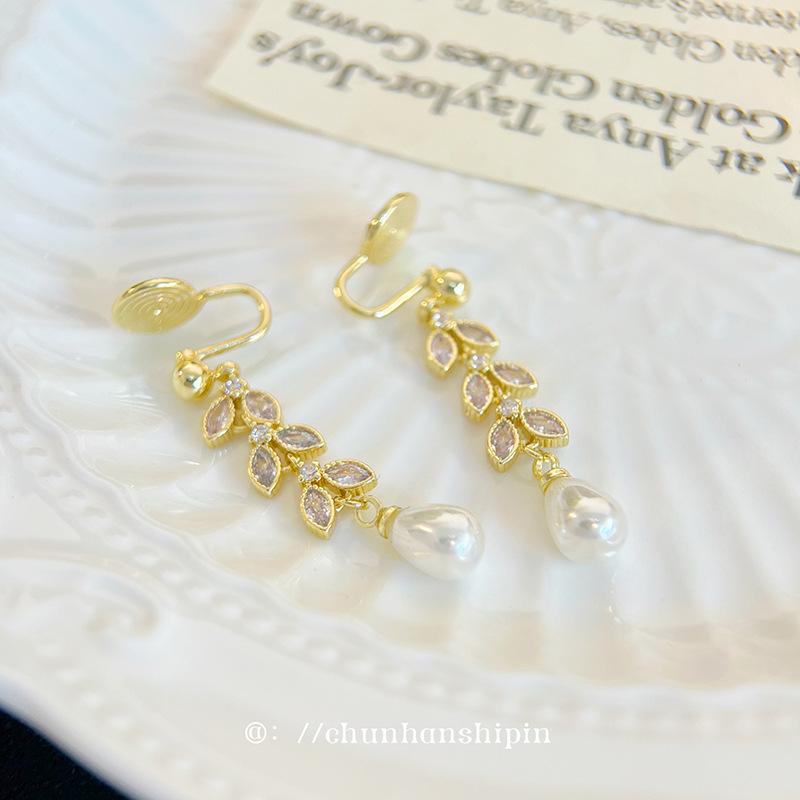 

Wheat ear fringed earrings, long pearl earrings, niche design, simple and fashionable, high-end light luxury stud earrings, women