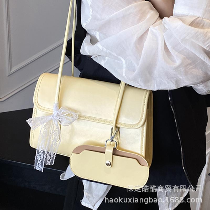 Simple and versatile bag women's large capacity 2025 new summer shoulder armpit bag casual texture commuter tote bag