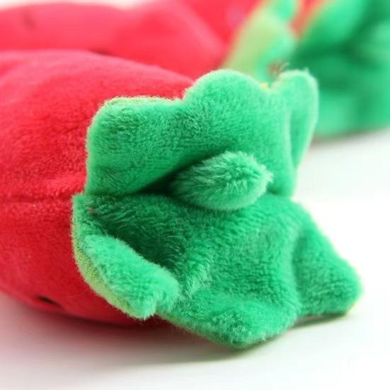Plush Chilli Dog Toy Squeaky Dog ??Chew Toy Interactive Soft Stuffed Pepper Teething Toy for Puppy Cat Teeth Cleaning Anxiety Relief