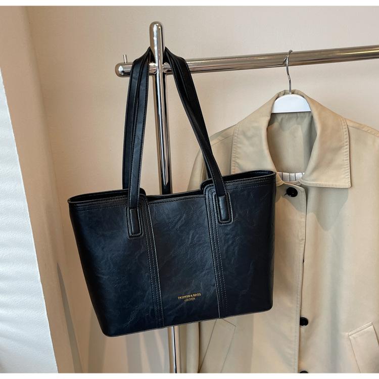 Bag Women's 2025 New Model, Popular This Year, Large-capacity Tote Bag, Casual and Versatile, College Student Class Bag, Commuter Bag