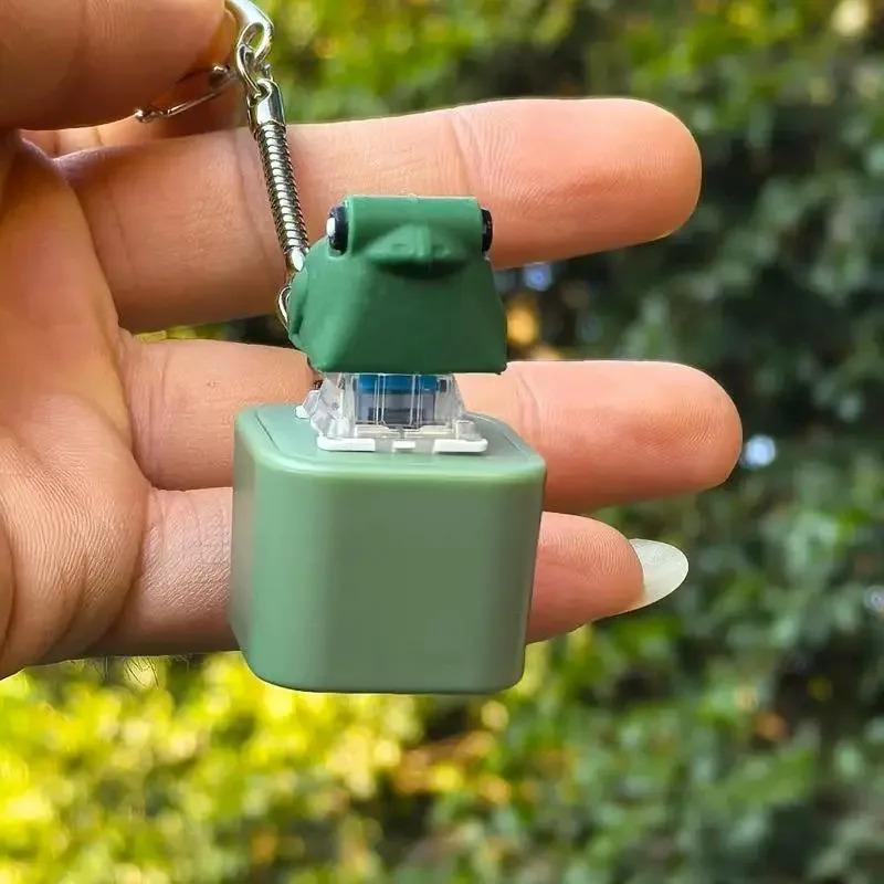 *Croaking Frog Fidget Toy Keychain Rechargeable Frog Keychain With Sound & Led Lights, Funny Frog Keyboard Clicker Stress Relief