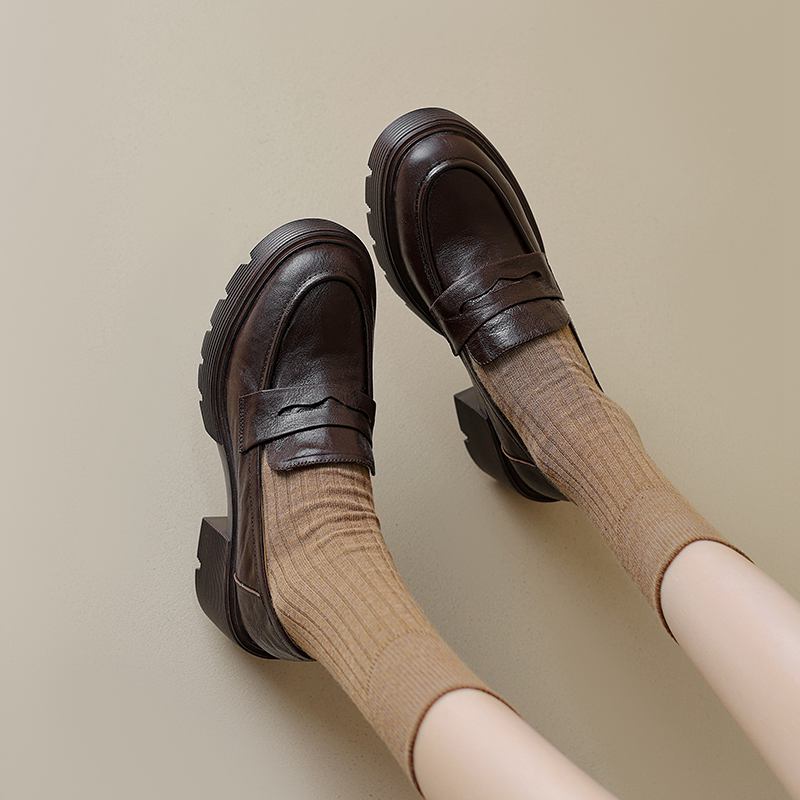 Осенне-летняя обувь из овчины с круглым носком на массивном каблуке Krazing Pot — фото 10