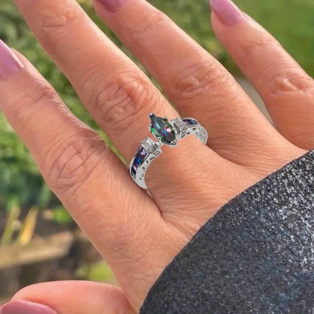 European and American Fashion Trend Exquisite Rainbow Oval Zircon Ring for Women, Suitable for Gift Giving, Daily Wear