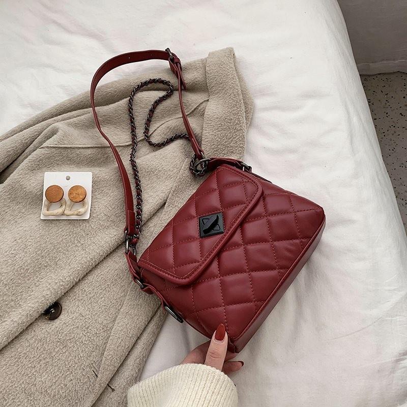 Chic And Stylish High-quality Crossbody Bag For Women In Trendy Summer Colors