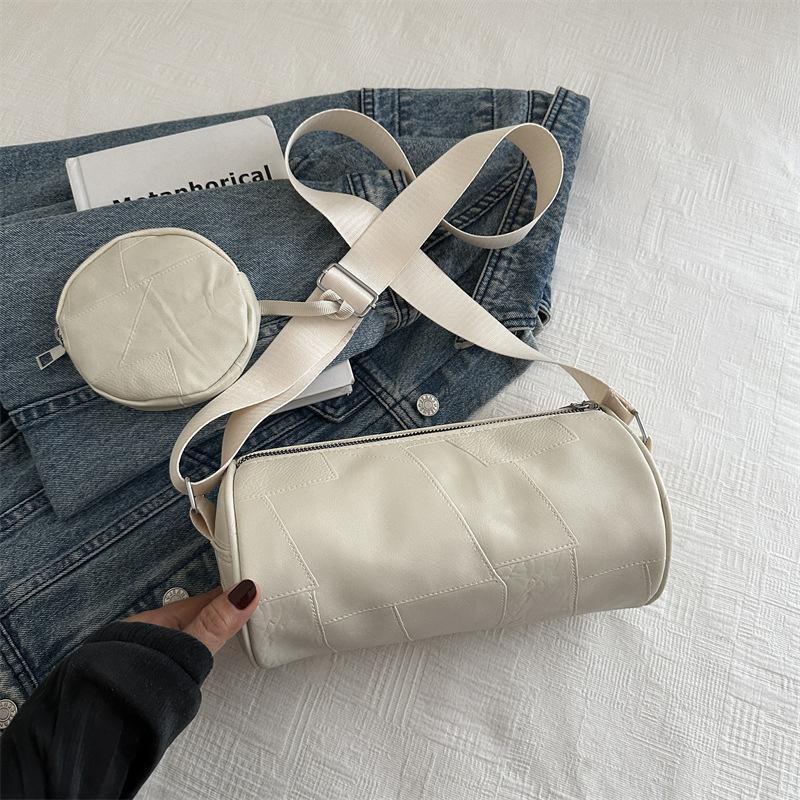 

Large-capacity commuting fashionable, foreign and beautiful messenger bag personalized bag women s 2024 new casual shoulder cylinder bag