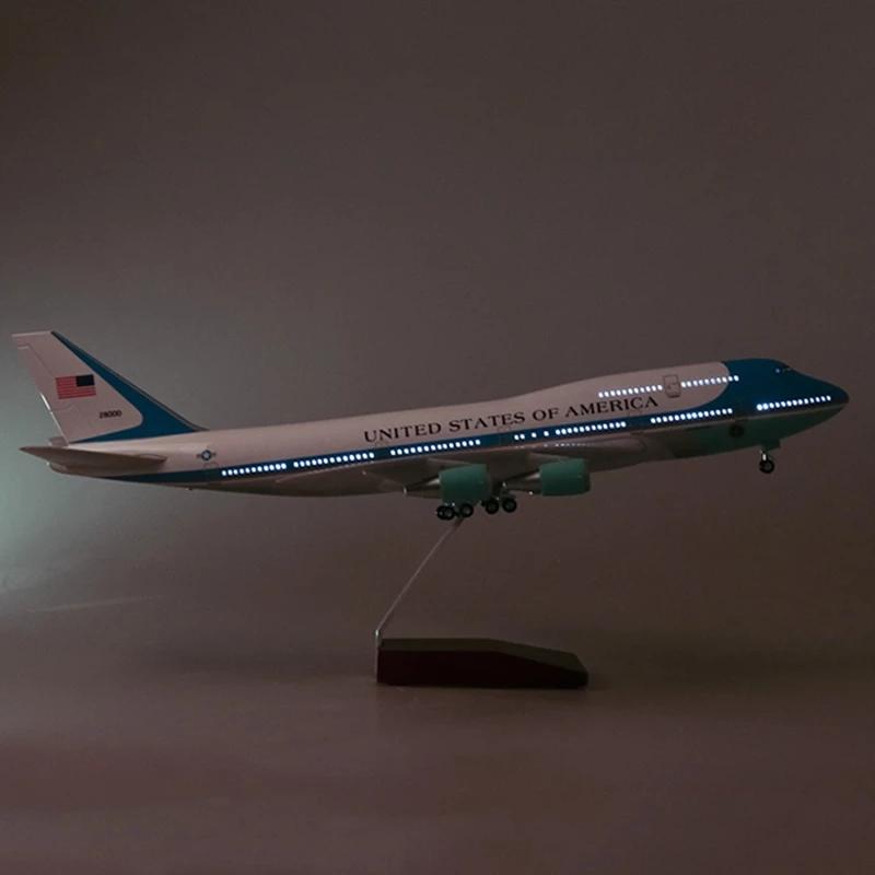 Aircraft Home Decoration 1/150 Scale 47cm B747 Airplane Model B747 Air Force One Aircraft Model with Lights and Wheels Landing