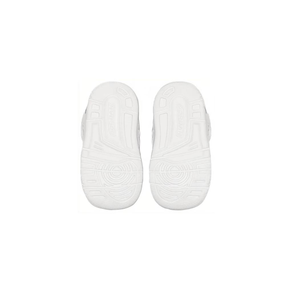 Jordan Max Aura Air Jordan Cushioning Abrasion Resistant High top Toddler Shoes Black White Infant Toddler (Unisex) Toddler Shoes