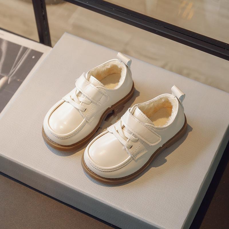 

Детские плюшевые кожаные туфли 2024 года, зимние новые туфли в корейском стиле для маленьких девочек, модные хлопковые туфли, однотонные туфли для мальчиков 21 бежевый