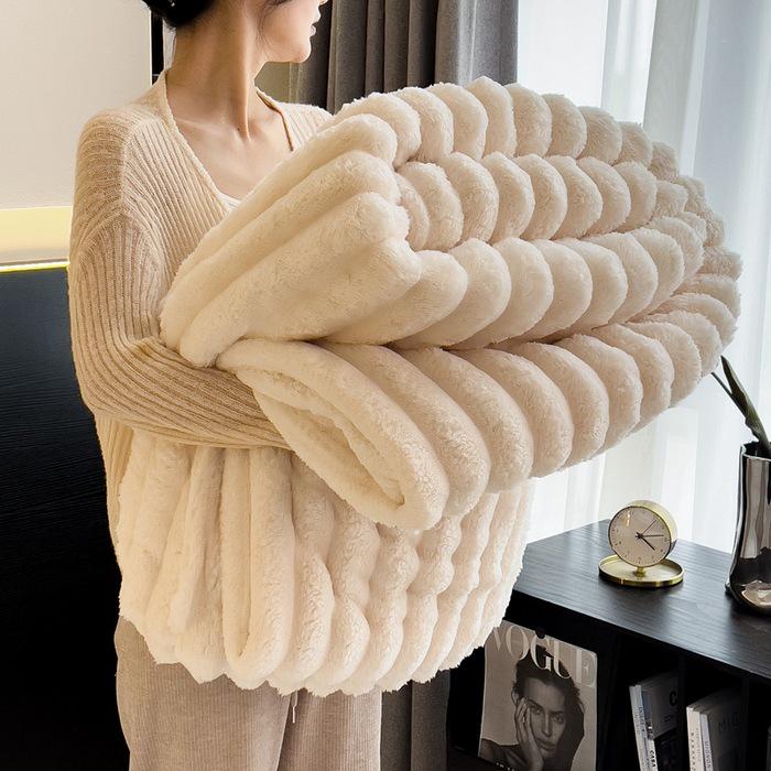 Multifunctional Coral Fleece Blanket: Sofa, Shawl, Nap, and Office Use