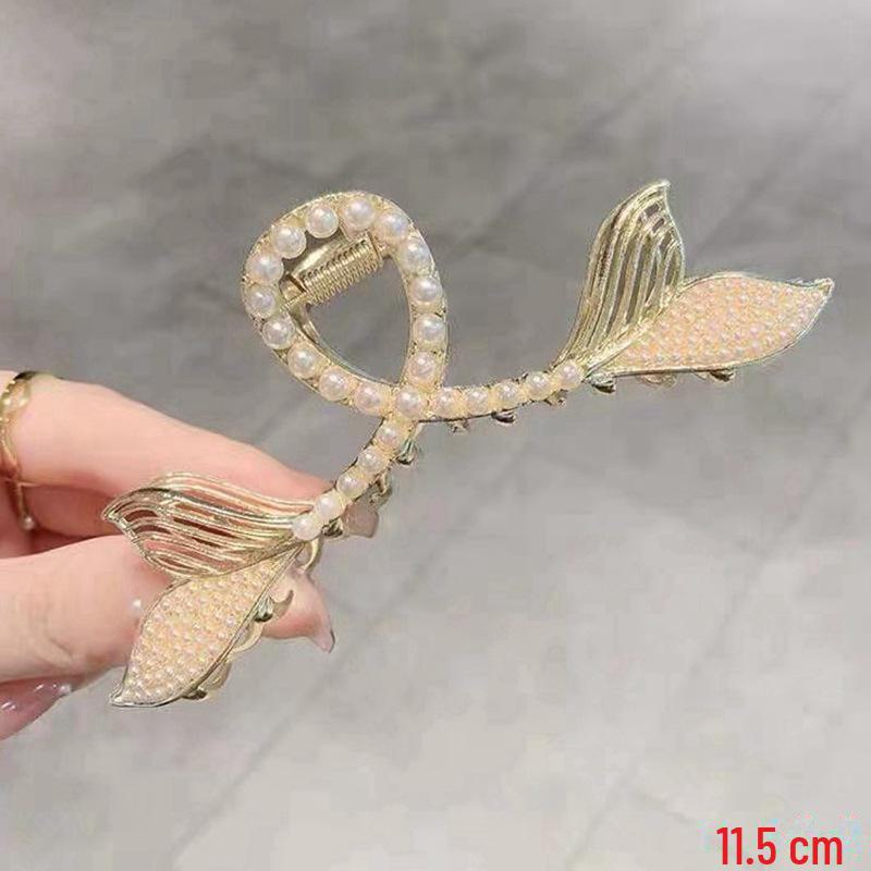 Shark Clip 2022: Fashionable Butterfly Hair Claw, Elegant Large Floral Design for Ponytail and Back of Head Styling