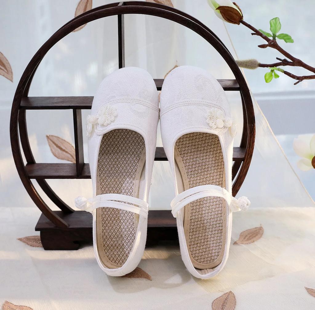 Chinese Knot Women Cotton Fabric Embroidered Ballet Flats Retro Ladies Casual Traditional Old Beijing Shoes Solid Color