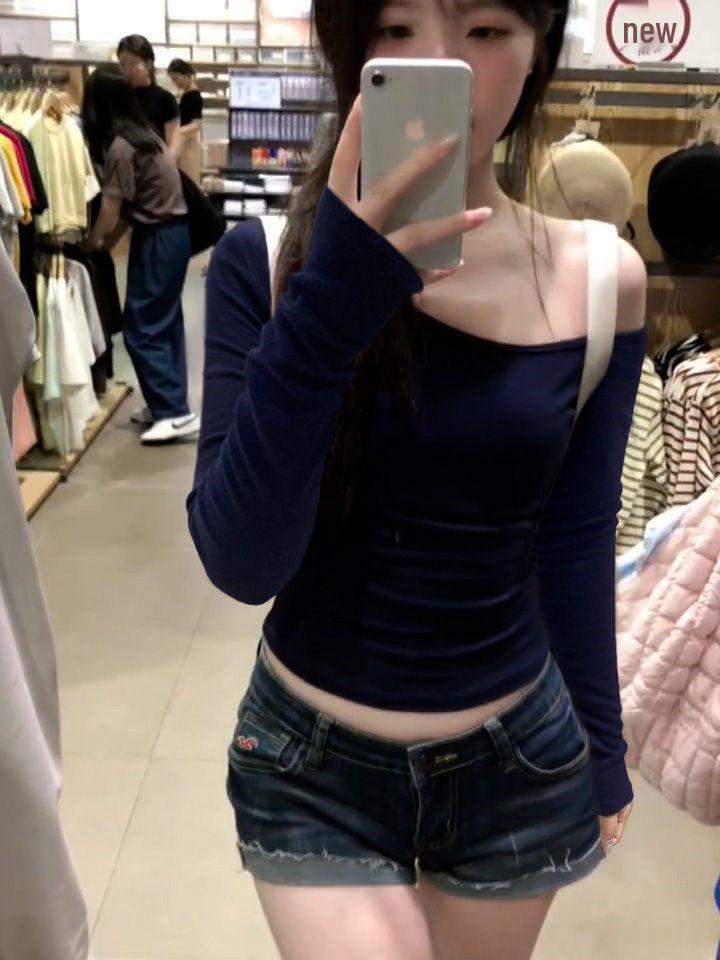 Autumn 2025 New Arrival: Women's One-Shoulder Slim Fit Long Sleeve Top - Solid Color, Sexy & Chic Base Layer