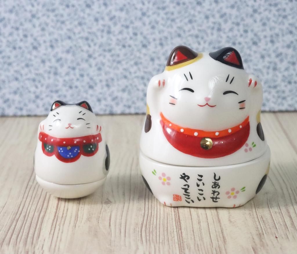 Yakushi Kiln Trinket Mike Rising Good Luck Maneki-neko Box, (Black, Maneki-neko Design) (Includes Sticker)