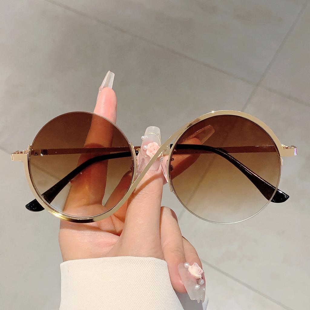 2026 Fashion Round Gradient Shades Women New Chic Korean Style Decor Sunglasses Oversize Vacation Beach Anti UV Sun Glasses