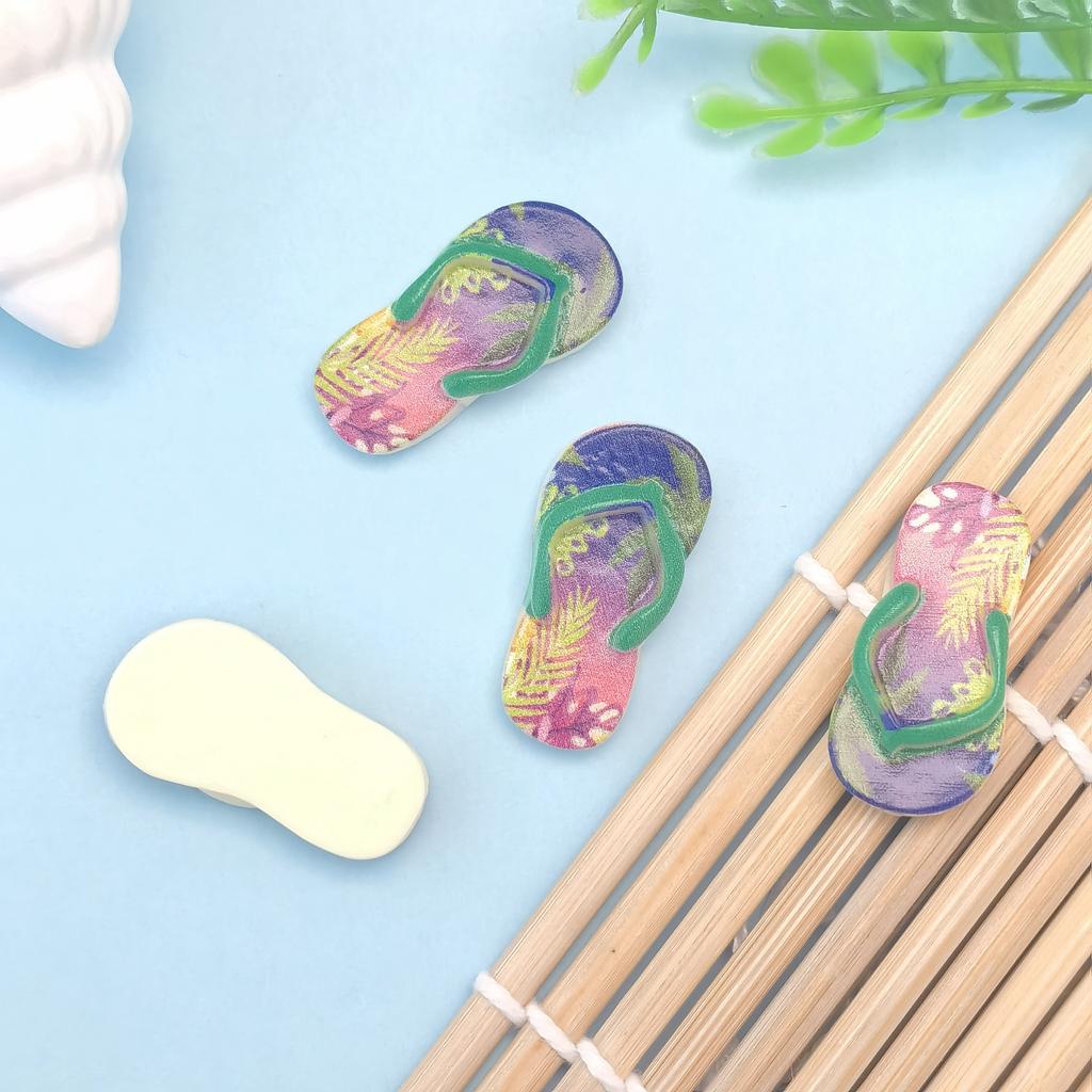 100pcs Simulation Slippers Summer Beach Miniature Accessories Mini Resin Slipper Model Toys for Doll House Shoes Slime Charms
