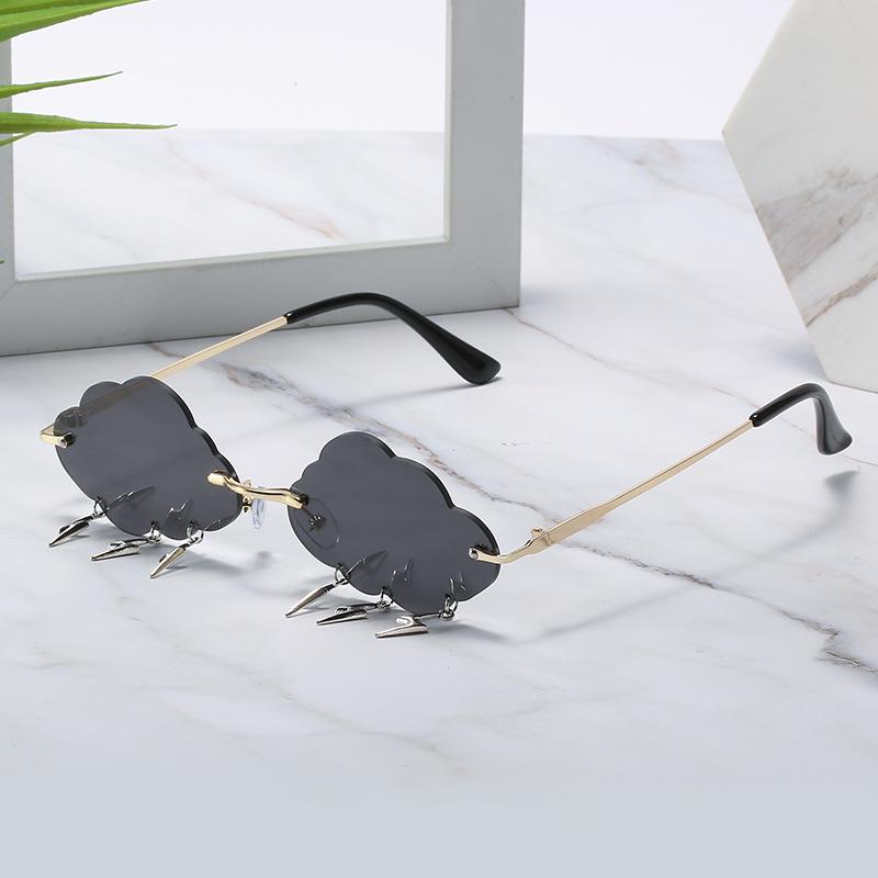New Cloudd Fashion Sunglasses Female's Decorative Lightning Pendant Metal Sun Spectacles Female Outdoor Travel Eye Spectacles UV 400 Protection