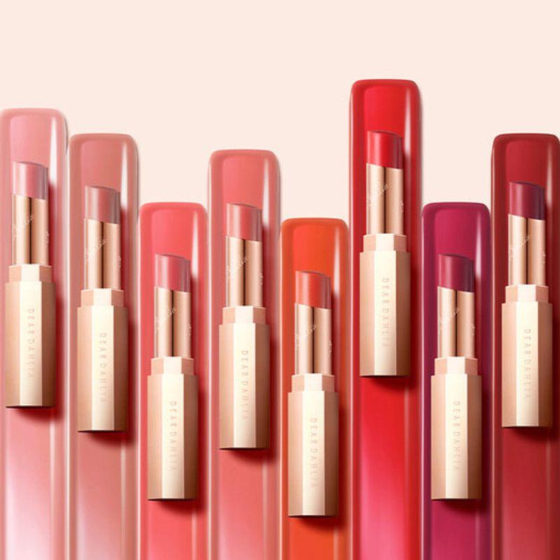 Цветной бальзам для губ Blooming Edition Lip Paradise 4,5 г 05_B105 BLAIR