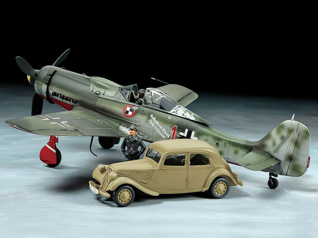 Tamiya 1/48 Scale Limited Edition Focke-Wulf Fw190 D-9 JV44 & Citroën 11CV Staff Car Set Plastic Model Kit 25213