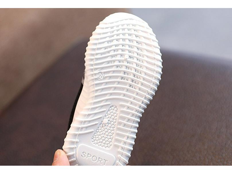 22 neue Frühlings-Schlupfschuhe für Kinder mit Mesh-Oberfläche und weicher Sohle für den Sport