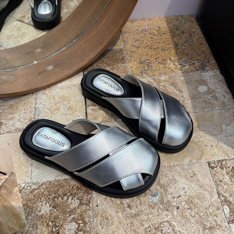 Fashion 2025 New Cover Toe Loafers Slippers Women New Summer Sexy Low Sandals Casual Non Slip Basic Rome Slides Fashion Women Shoes