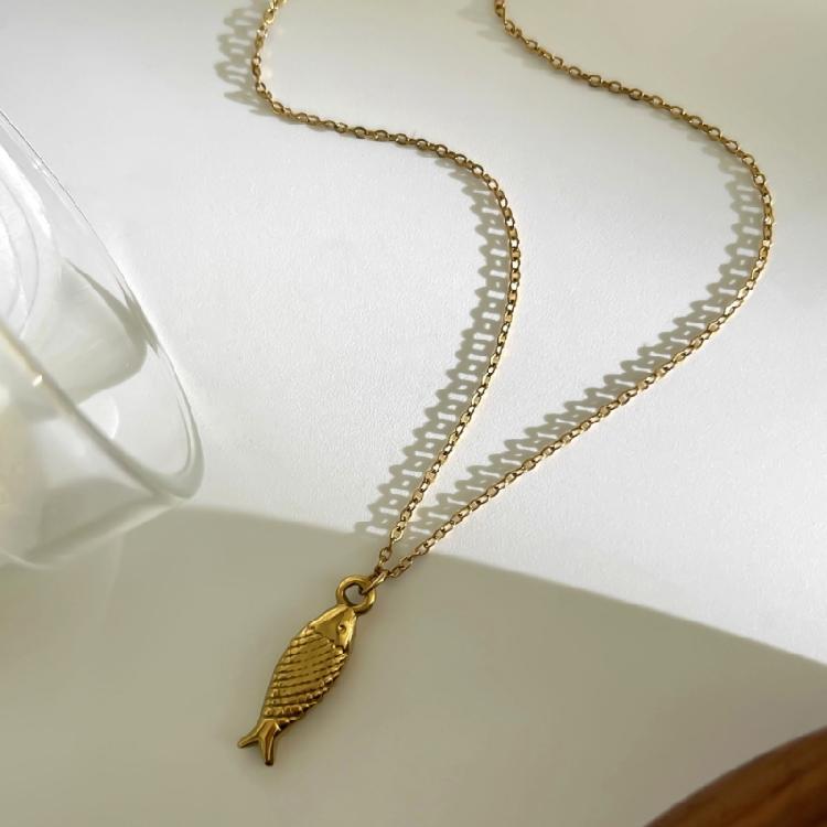 Elegant Adjustable Fish Pendant Necklace Set Sturdy Stainless Steel Chain Jewelry for Women Beach Party Casual Wear