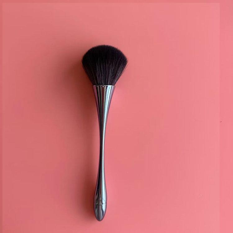 Compact Makeup Brush for Powder, Nail Dusting, Contouring, and Blush Application