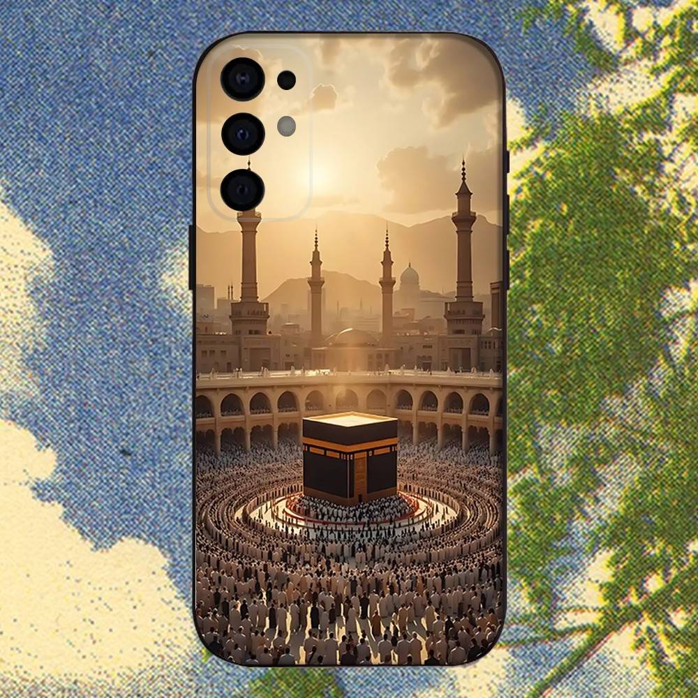 Moslem and kaaba Phone Case For Samsung S25,S24,S21,S22,S23,S30,Ultra,S20,Plus,Fe,Lite,Note,10,9,5G Black Cover