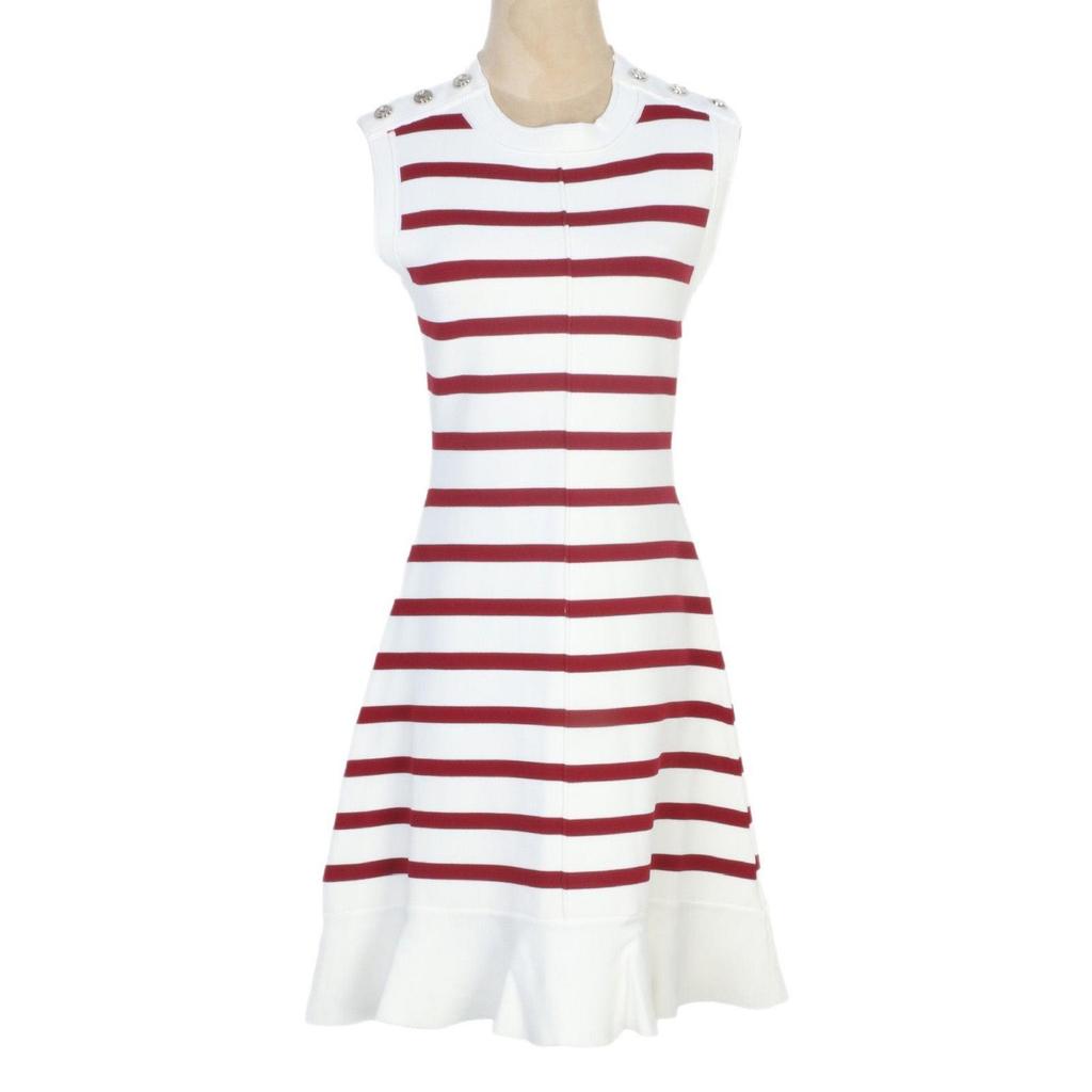 Elegant Women's Red Sleeveless Knitted Vest Dress - Round Neck, Waist-Slimming, and Figure-Flattering Fishtail Skirt for Evening.