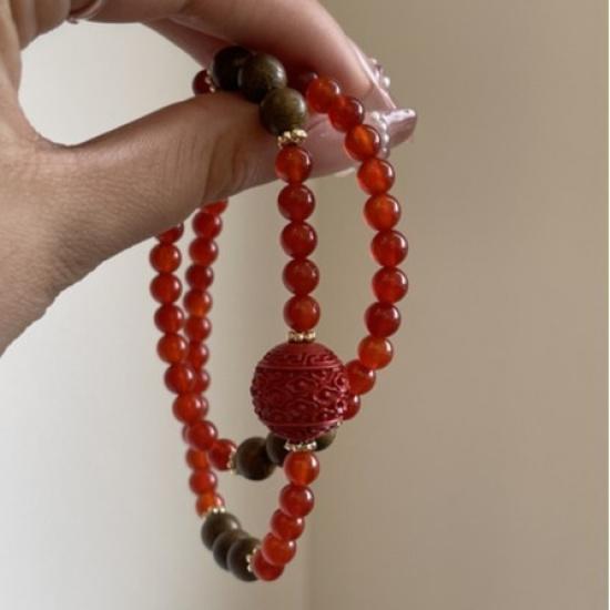 

Natural red agate, agarwood, and cinnabar double-loop bracelet, versatile and unique, niche crystal beads Wrist size15-16cm